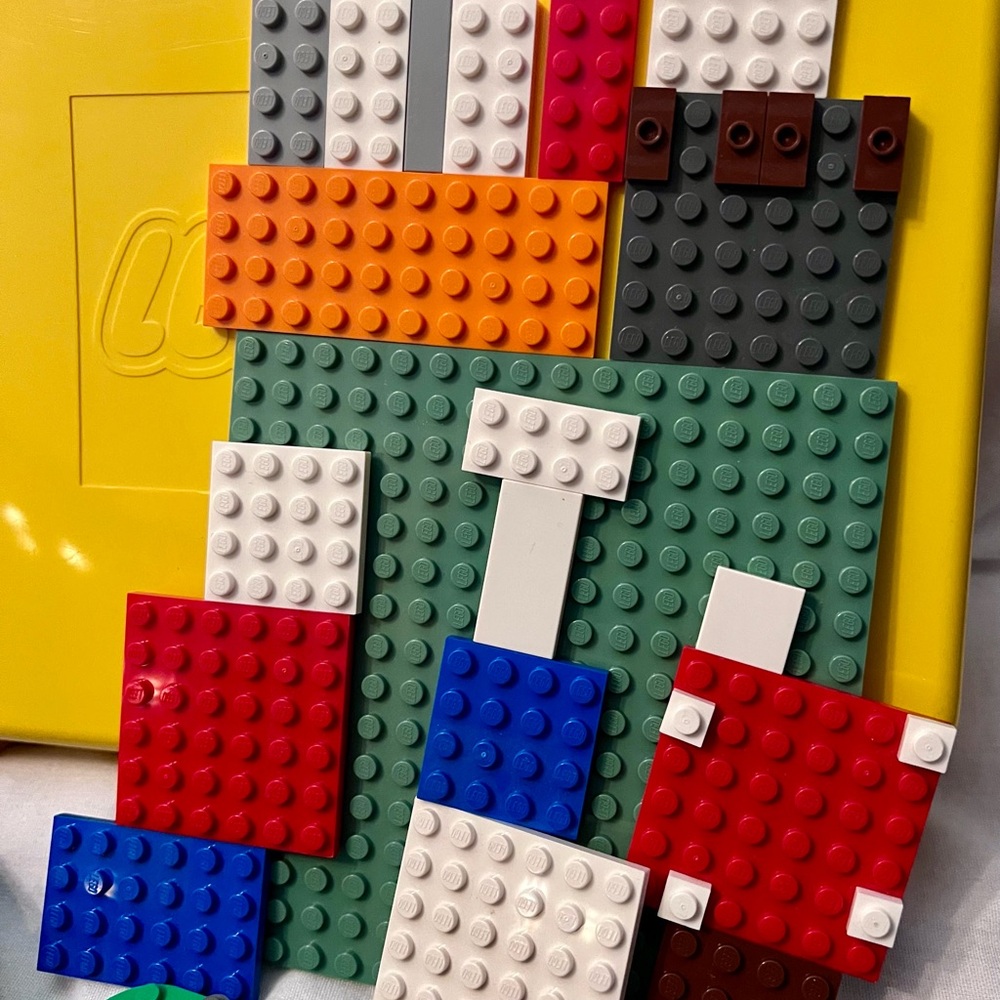 LEGO Bright Yellow Carry Case with 460 Various Sized Colorful Bricks & Bases - Picture 4 of 14